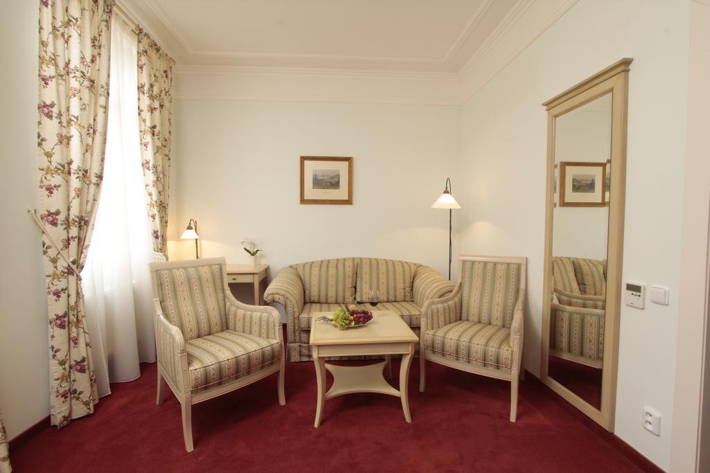Spa Hotel Schlosspark Karlovy Vary Room photo